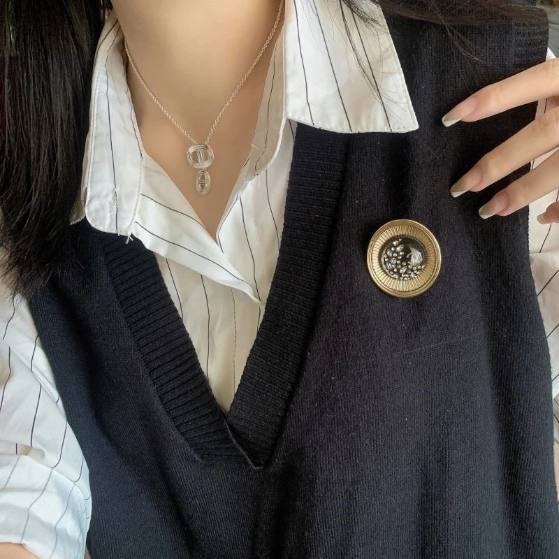 Chanel Brooches Comfortable 224415