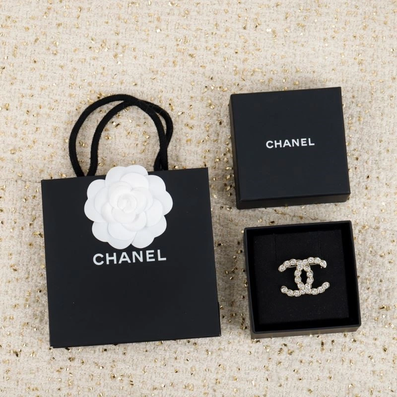 Chanel Brooches Modern 224397