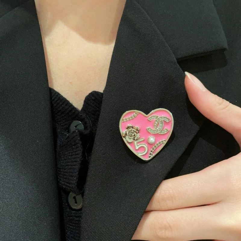 Vibrant Chanel Brooches 224411