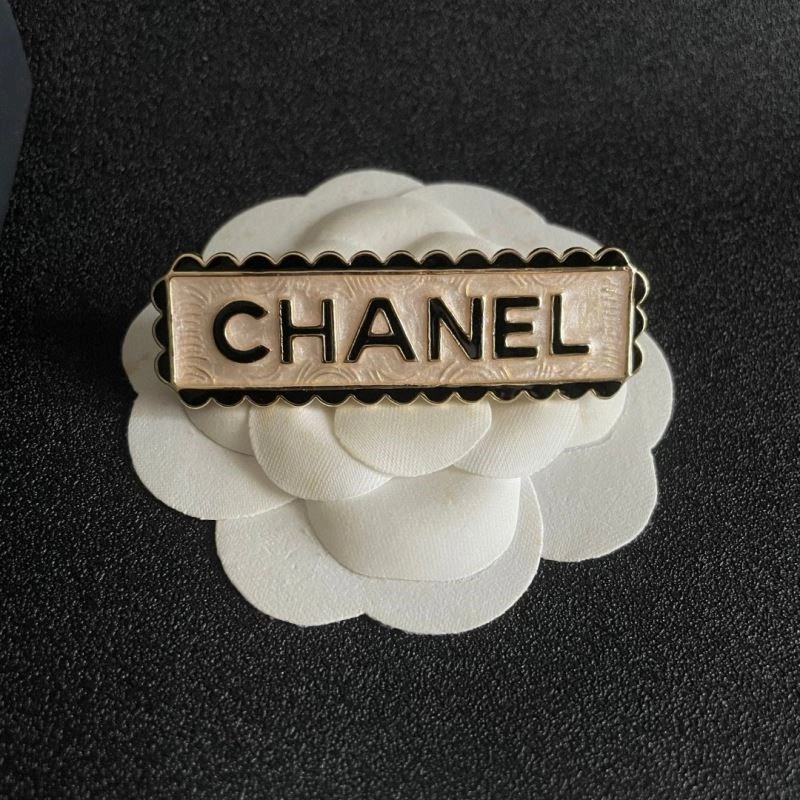Chanel Brooches Sleek 224416