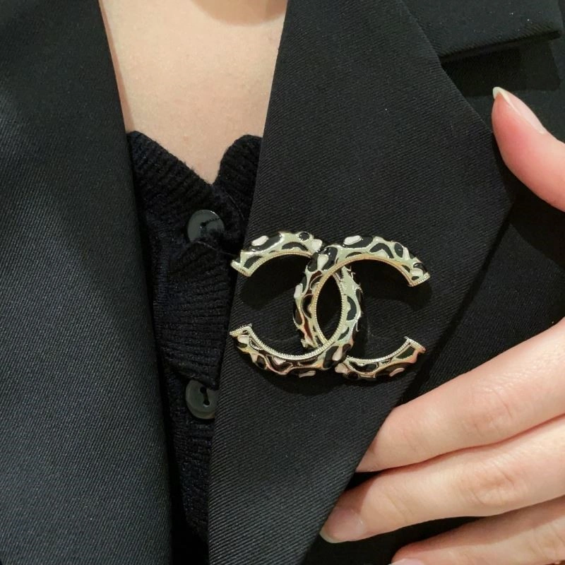 Chanel Brooches Sleek 224366