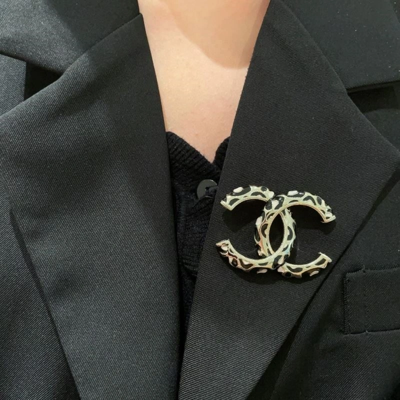 Chanel Brooches Sleek 224366