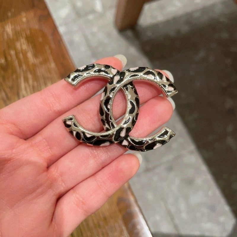 Chanel Brooches Sleek 224366