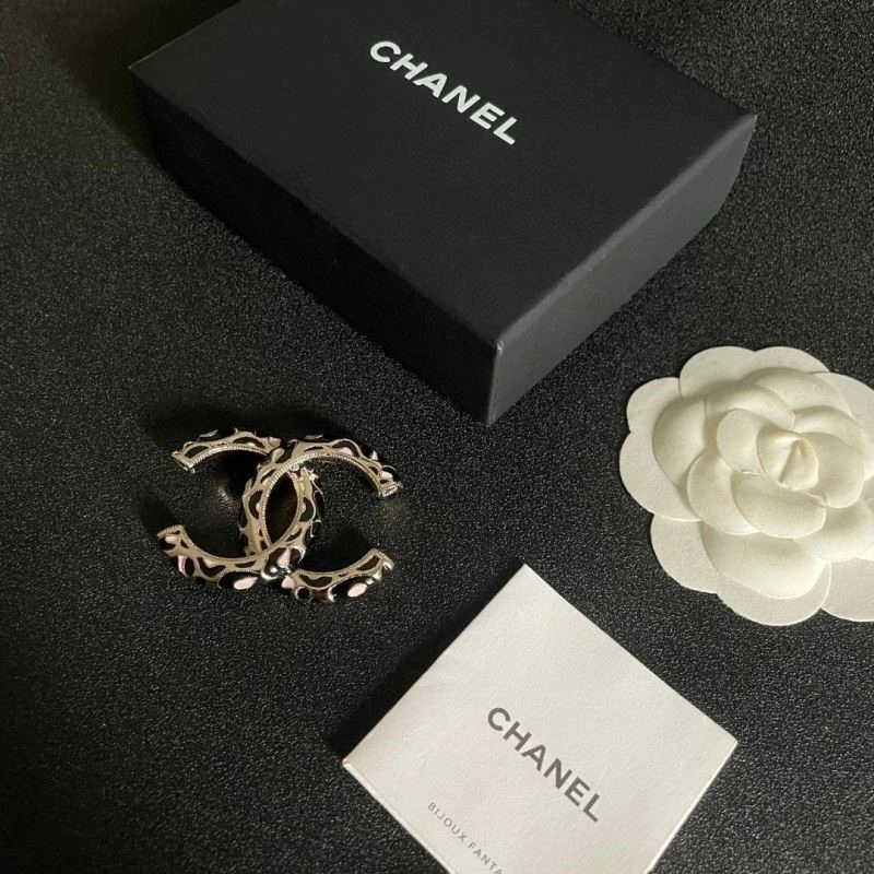 Chanel Brooches Sleek 224366