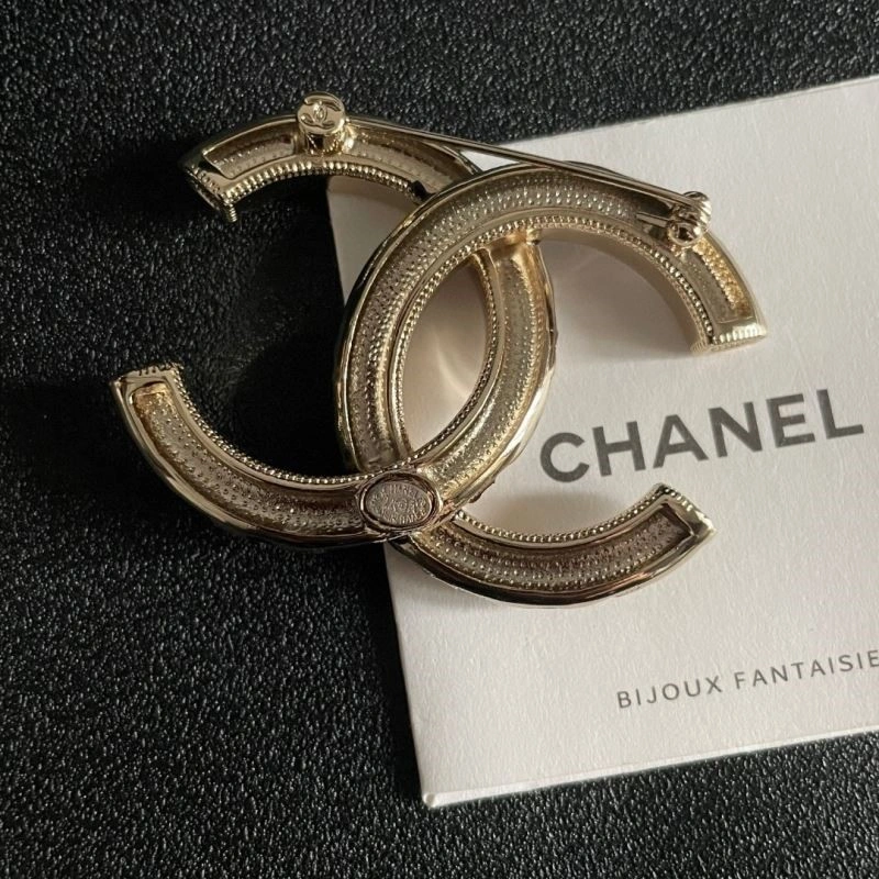 Chanel Brooches Sleek 224366