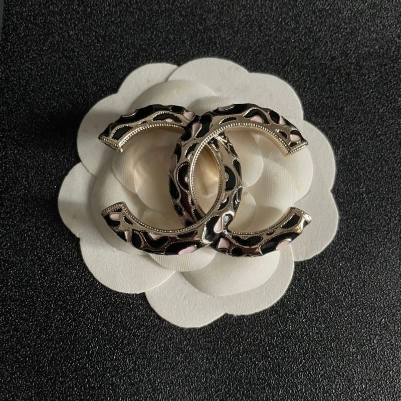 Chanel Brooches Sleek 224366
