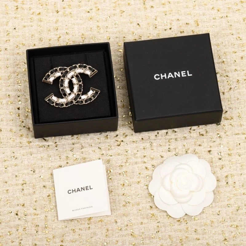 Chanel Brooches Flexible 224372