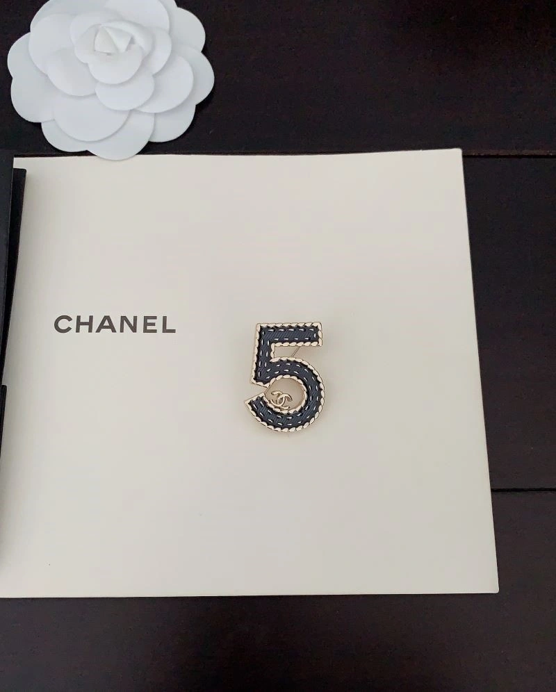 Practical Chanel Brooches 224360