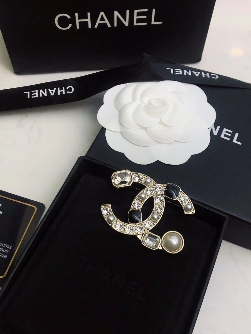 Chanel Brooches Lightweight 224527