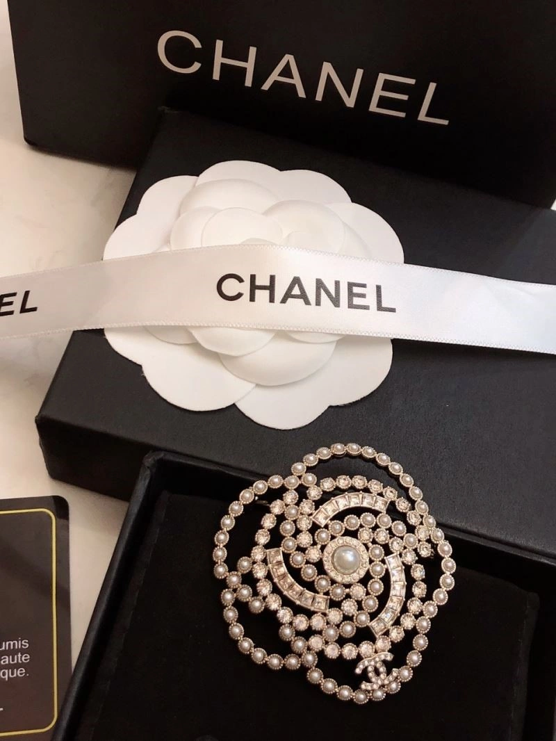 QuickDry Chanel Brooches 224363