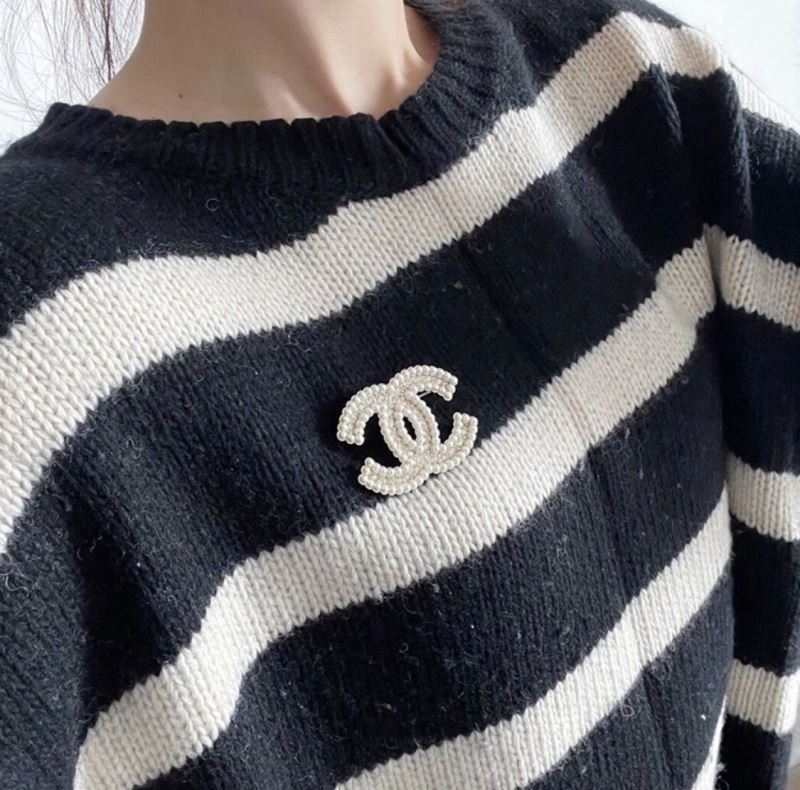 Casual Chanel Brooches 224346