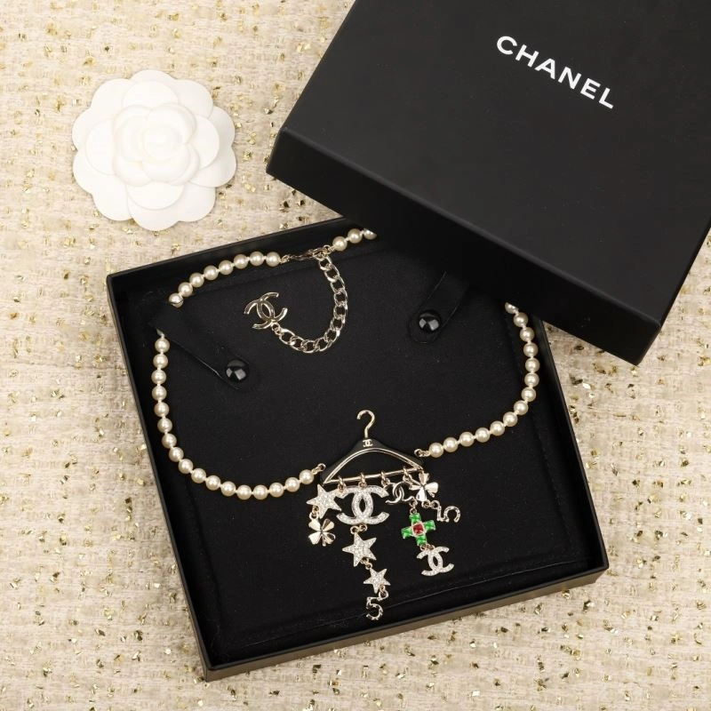 Chanel Brooches FashionForward 224350