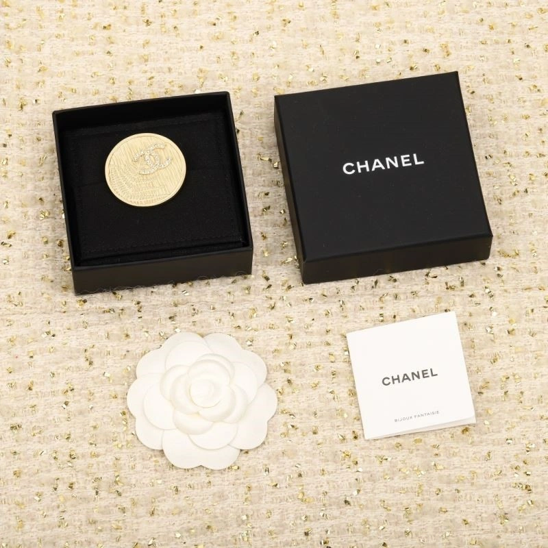 Youthful Chanel Brooches 224404