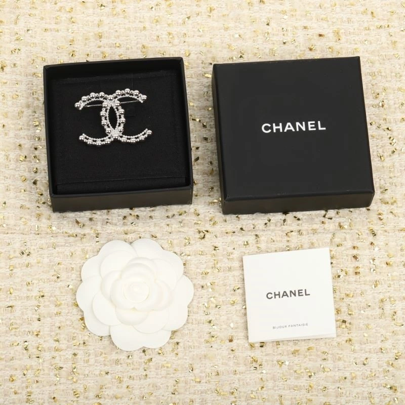 MoistureWicking Chanel Brooches 224340