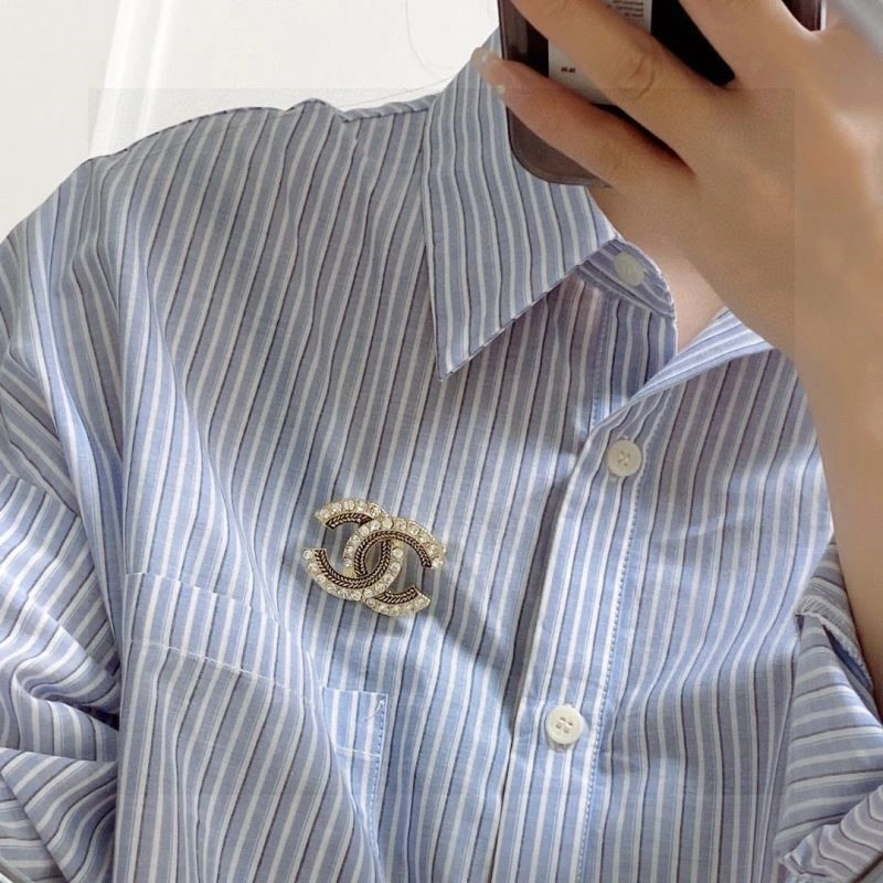 GoAnywhere Chanel Brooches 224386