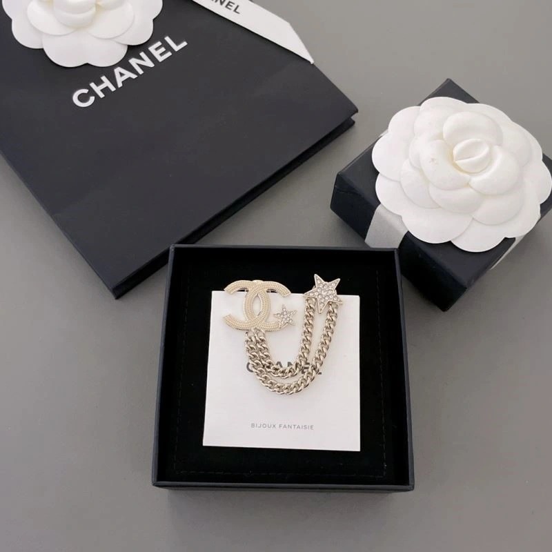Chanel Brooches EyeCatching 224328