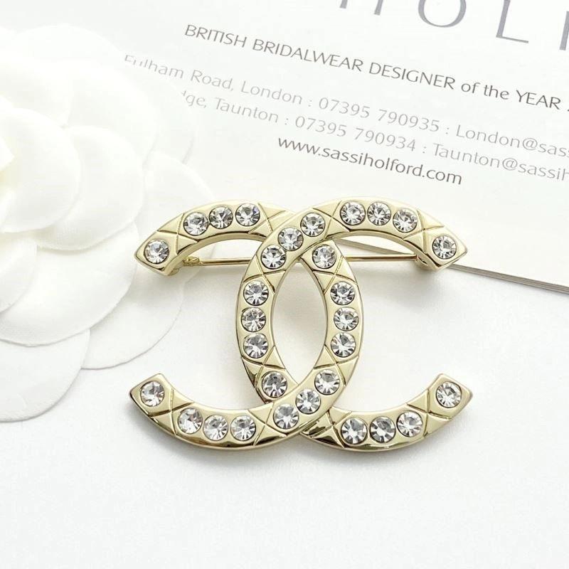 ZipUp Chanel Brooches 223257