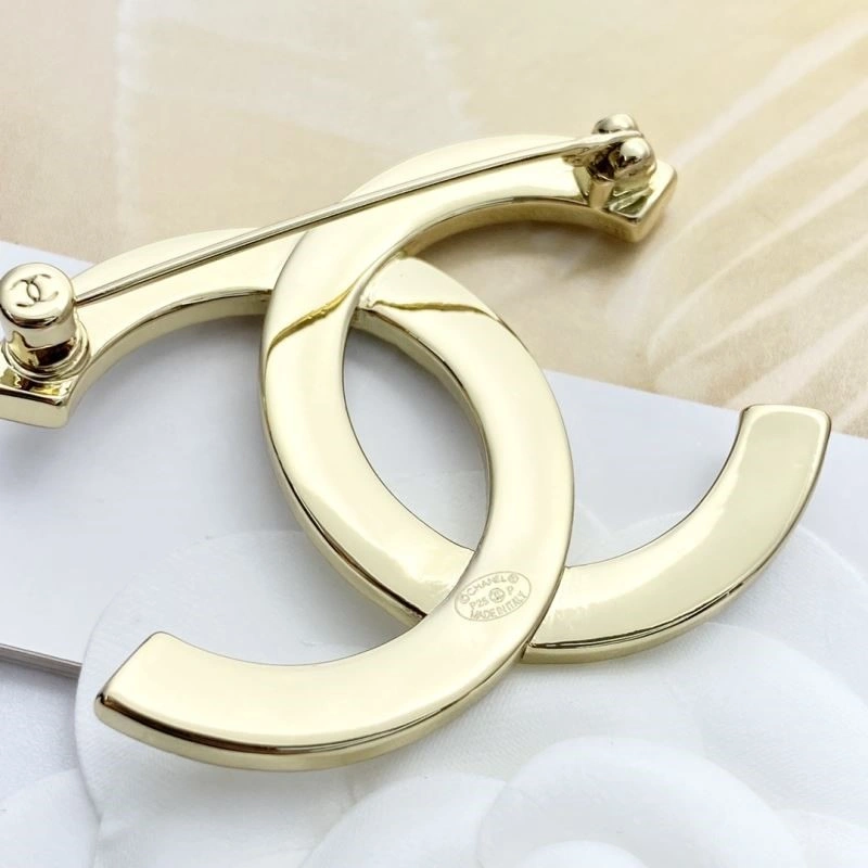 ZipUp Chanel Brooches 223257