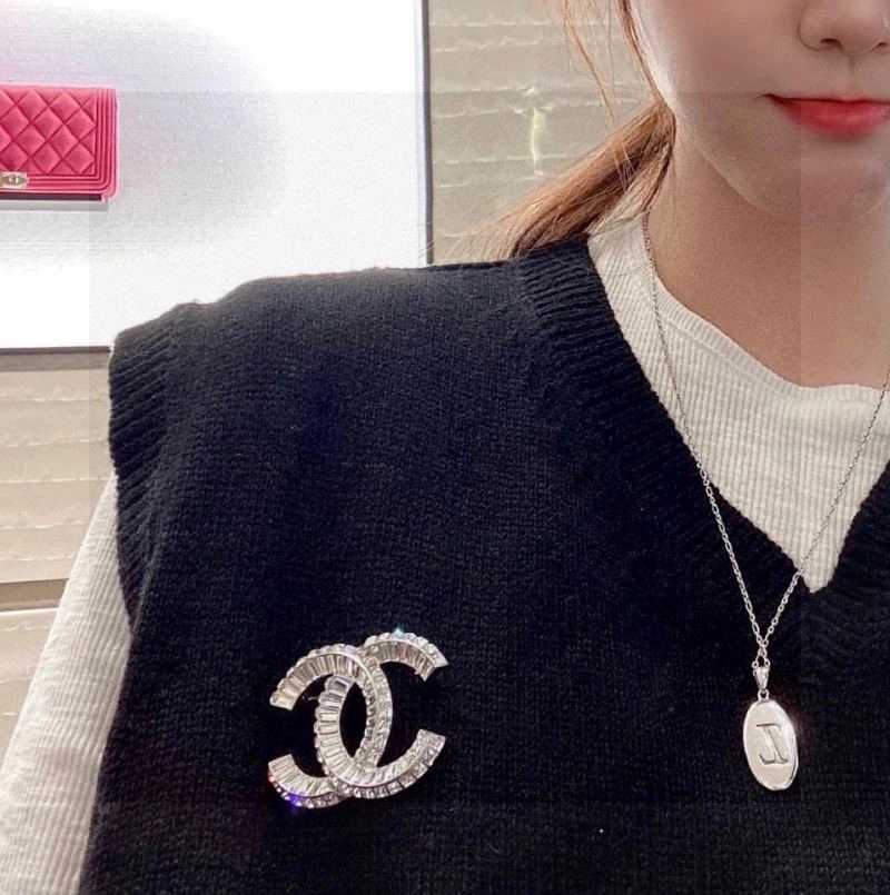 Practical Chanel Brooches 223186