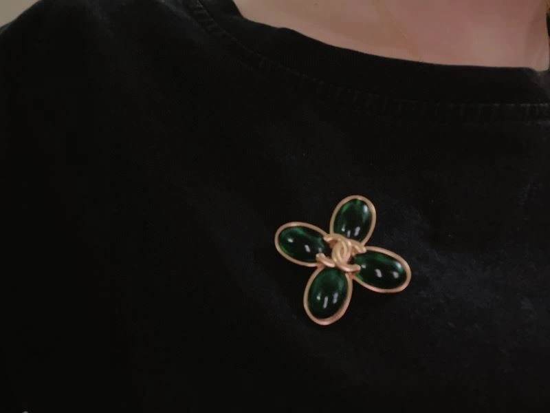 Efficient Chanel Brooches 223182