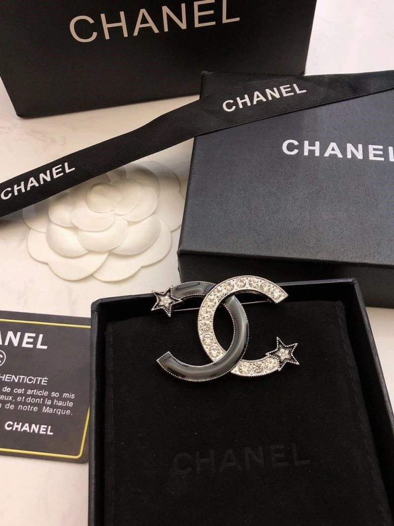 Colorful Chanel Brooches 223180