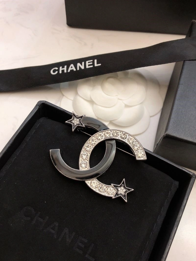Colorful Chanel Brooches 223180