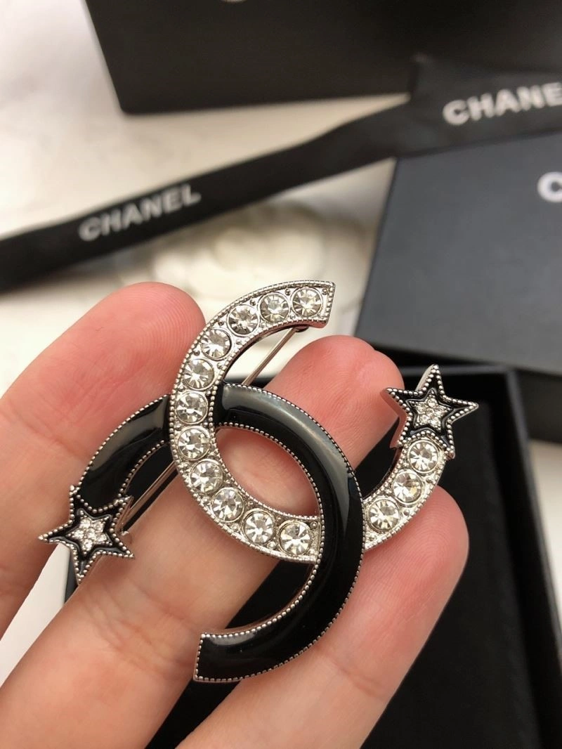 Colorful Chanel Brooches 223180