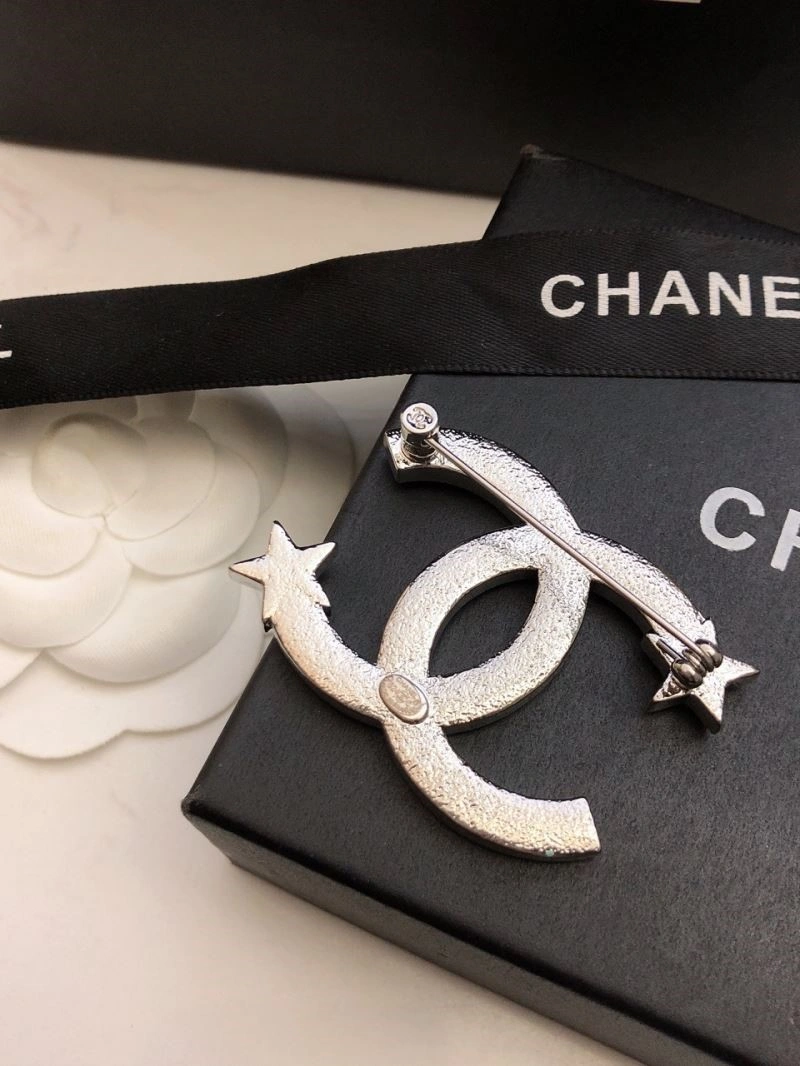 Colorful Chanel Brooches 223180