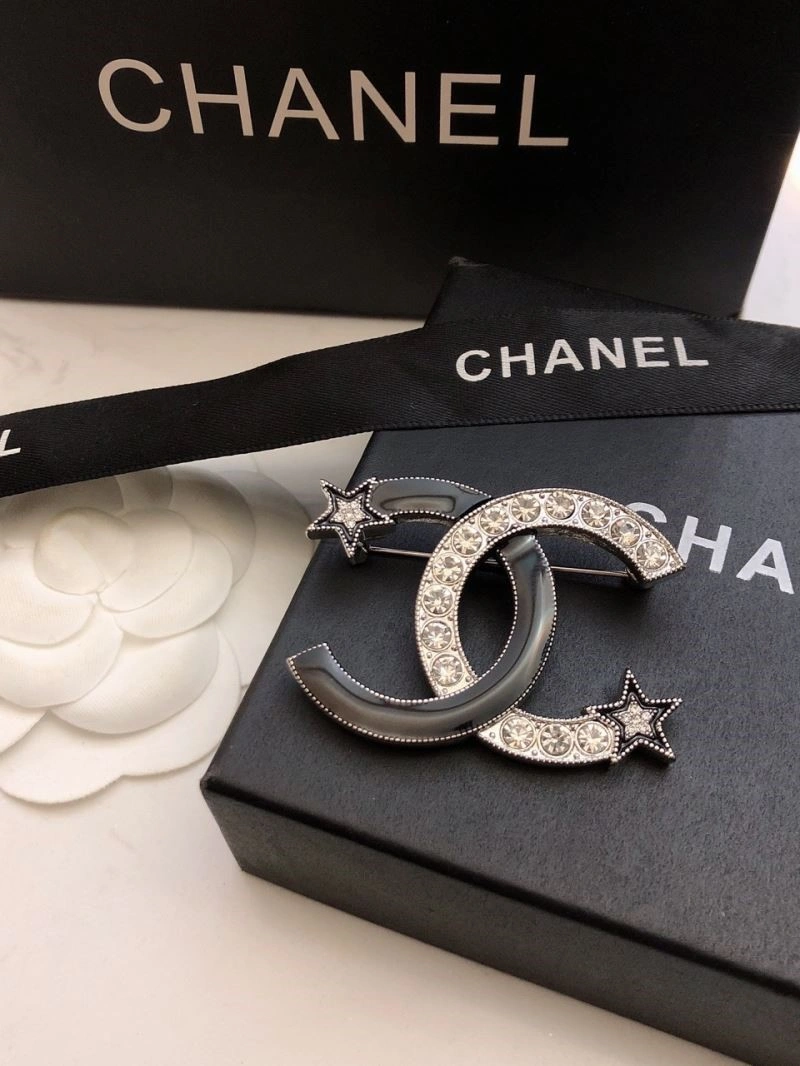 Colorful Chanel Brooches 223180