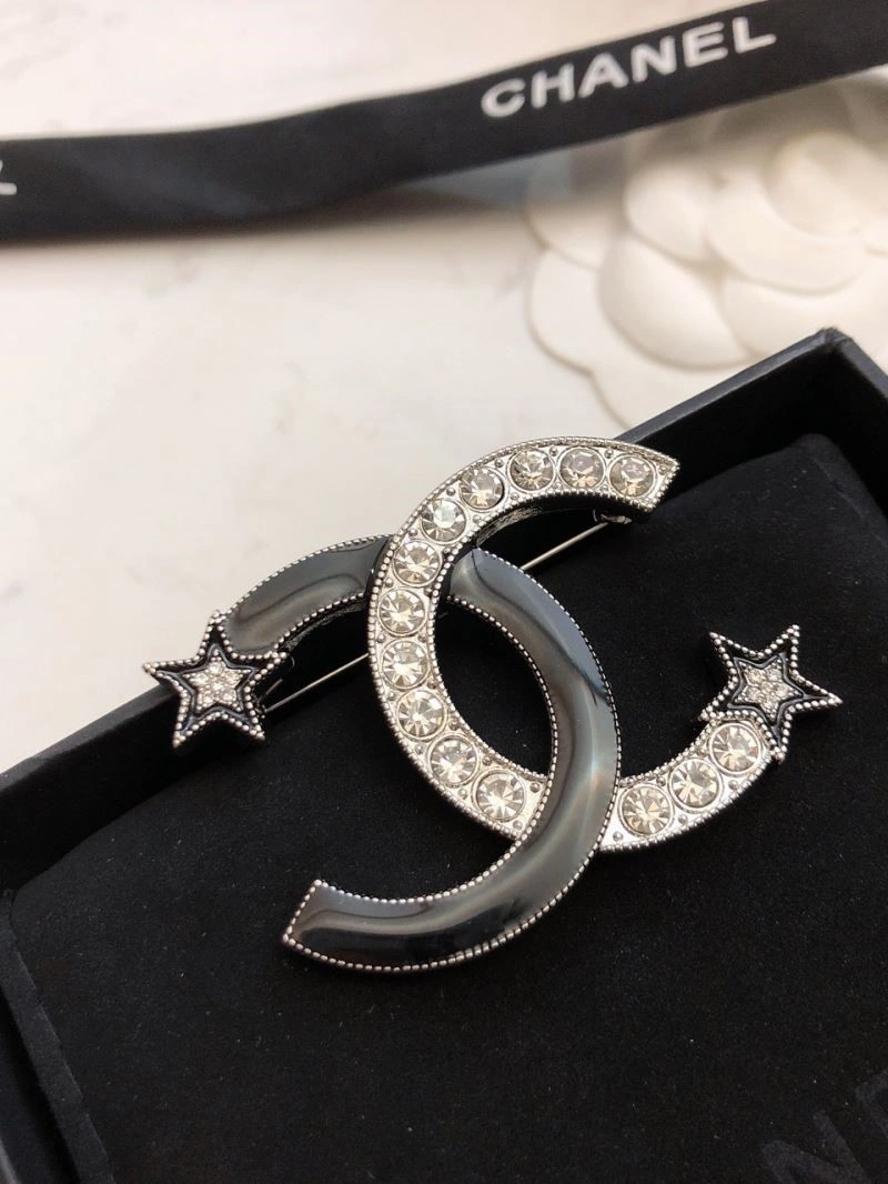 Colorful Chanel Brooches 223180