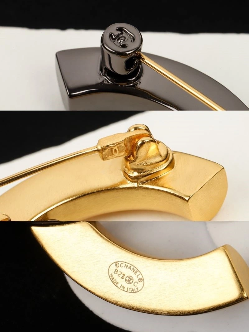 Supportive Chanel Brooches 223170