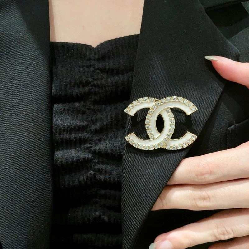 Chanel Brooches UrbanChic 223156