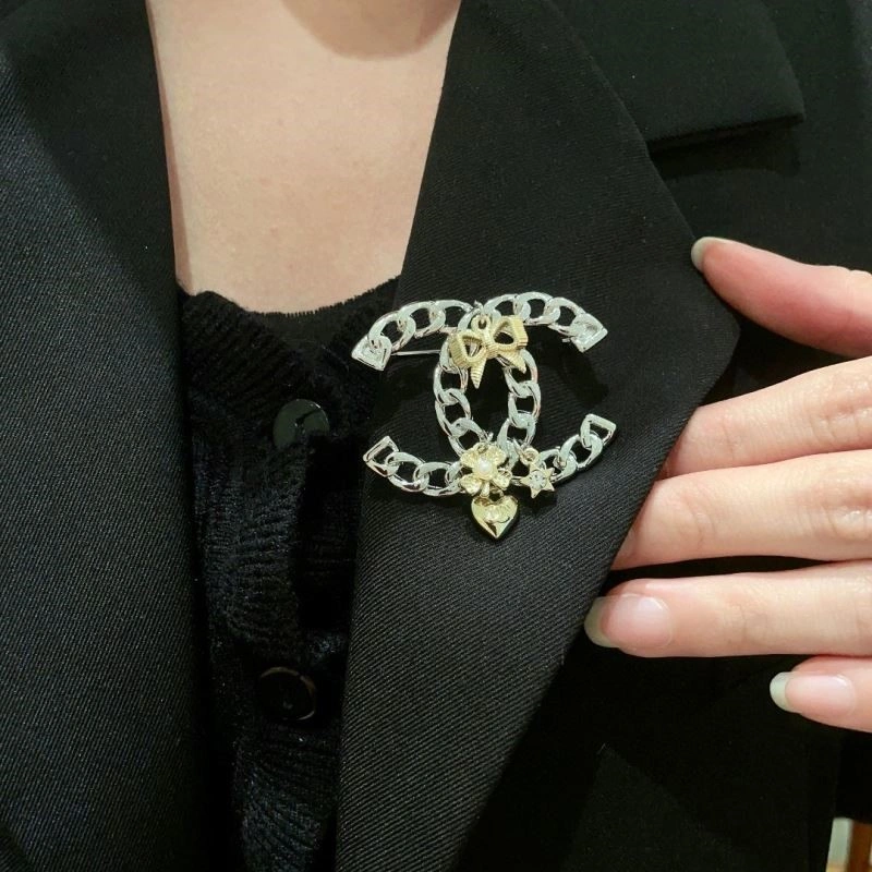 FlexibleFit Chanel Brooches 223171