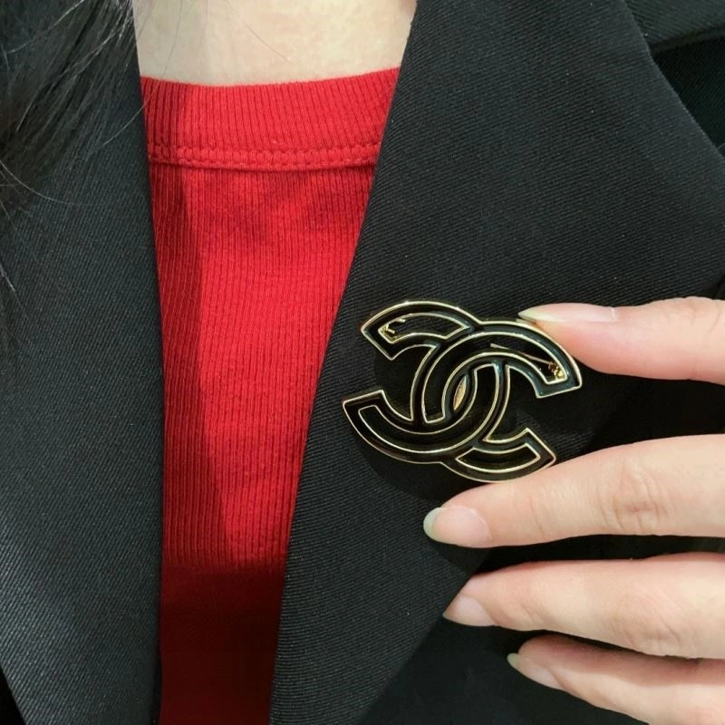Chanel Brooches SmoothTexture 223176