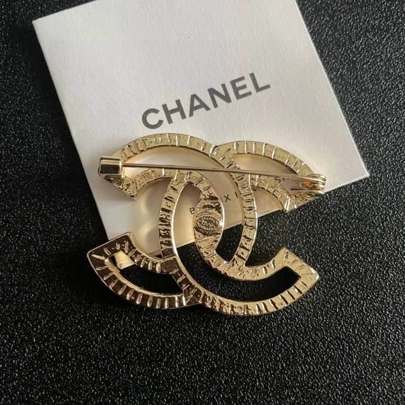 Chanel Brooches SmoothTexture 223176
