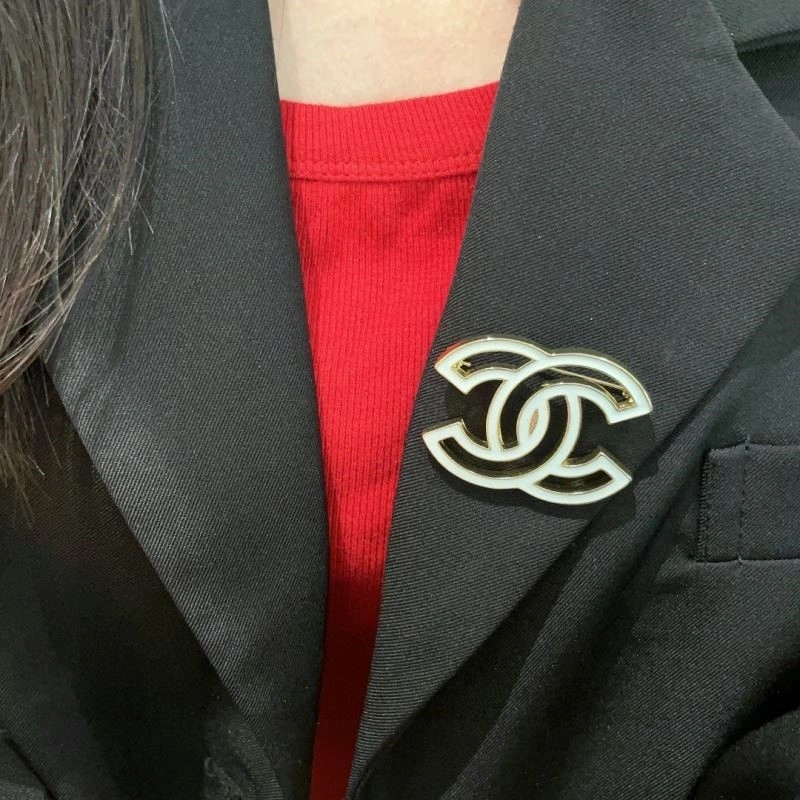 QuickDry Chanel Brooches 223155
