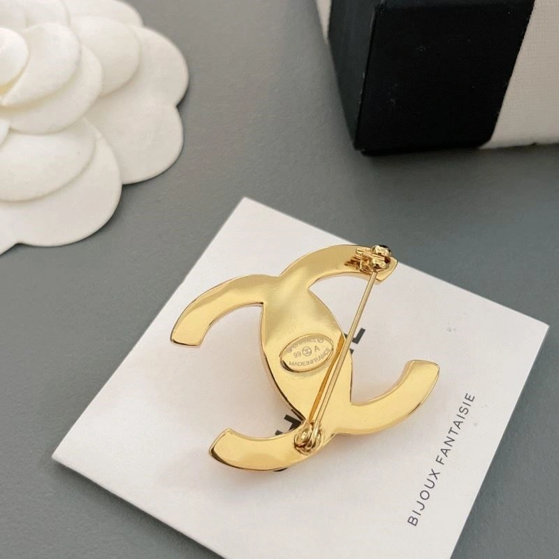 Stylish Chanel Brooches 223161