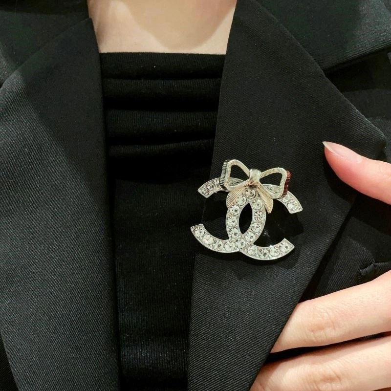 MultiPurpose Chanel Brooches 223152