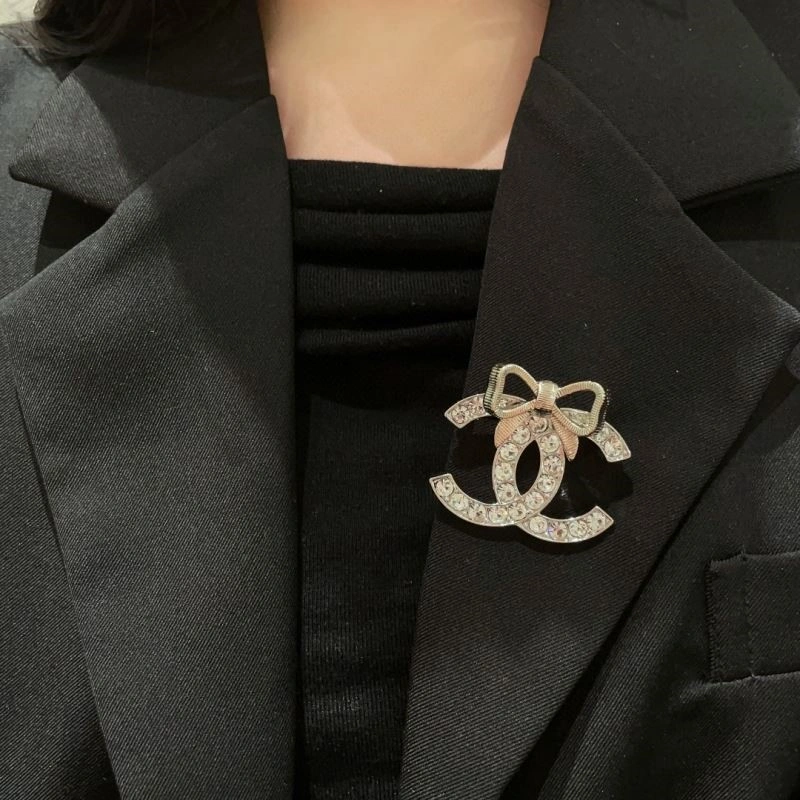 MultiPurpose Chanel Brooches 223152