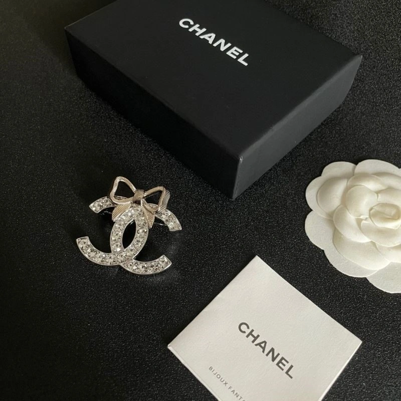 MultiPurpose Chanel Brooches 223152