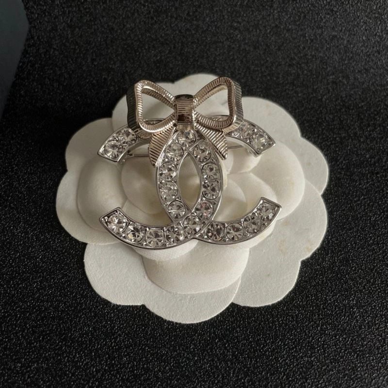 MultiPurpose Chanel Brooches 223152