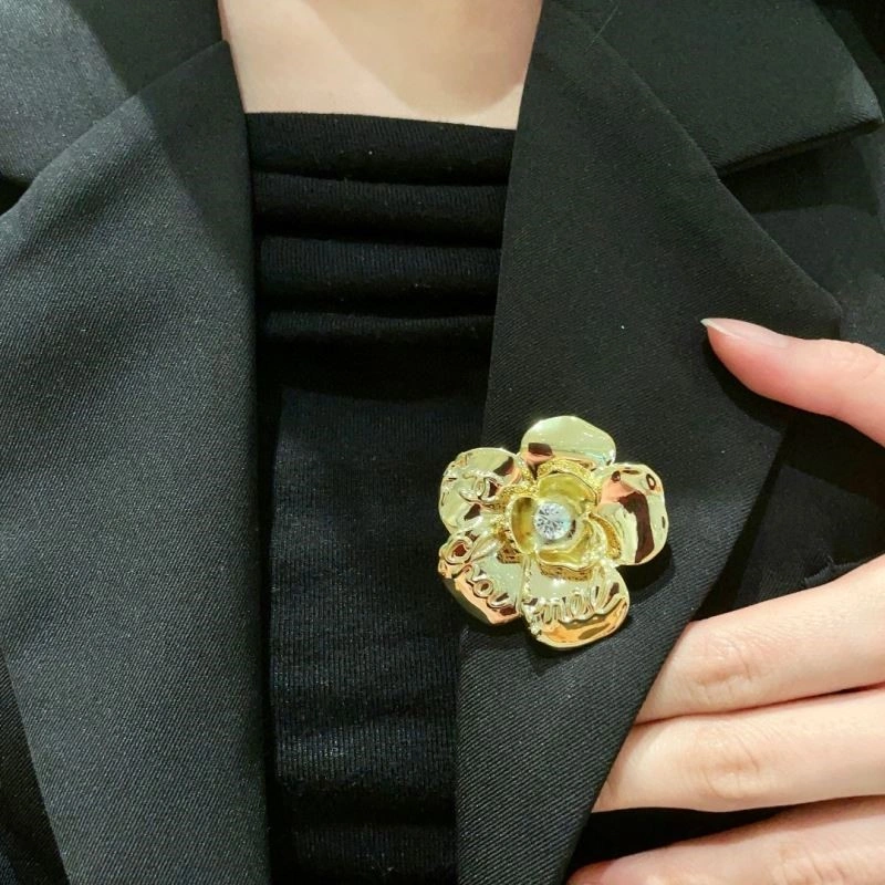 Chanel Brooches FashionForward 223148