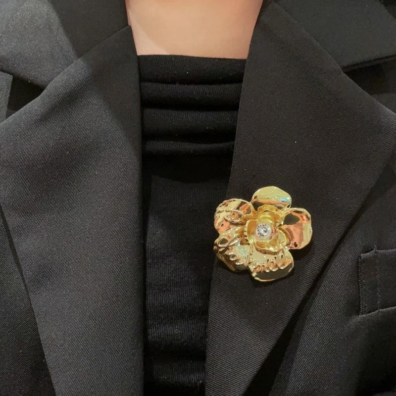 Chanel Brooches FashionForward 223148