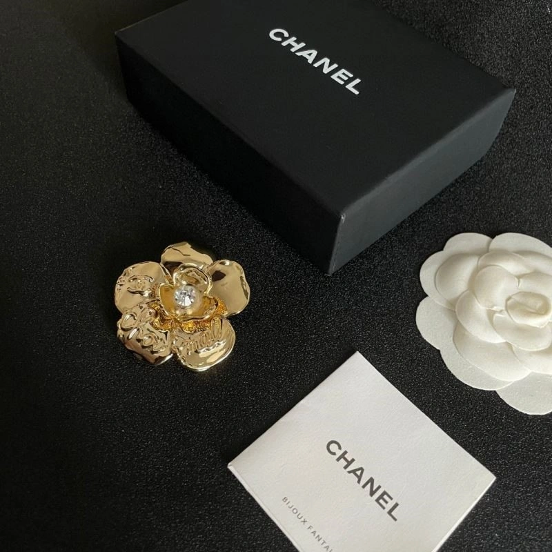 Chanel Brooches FashionForward 223148