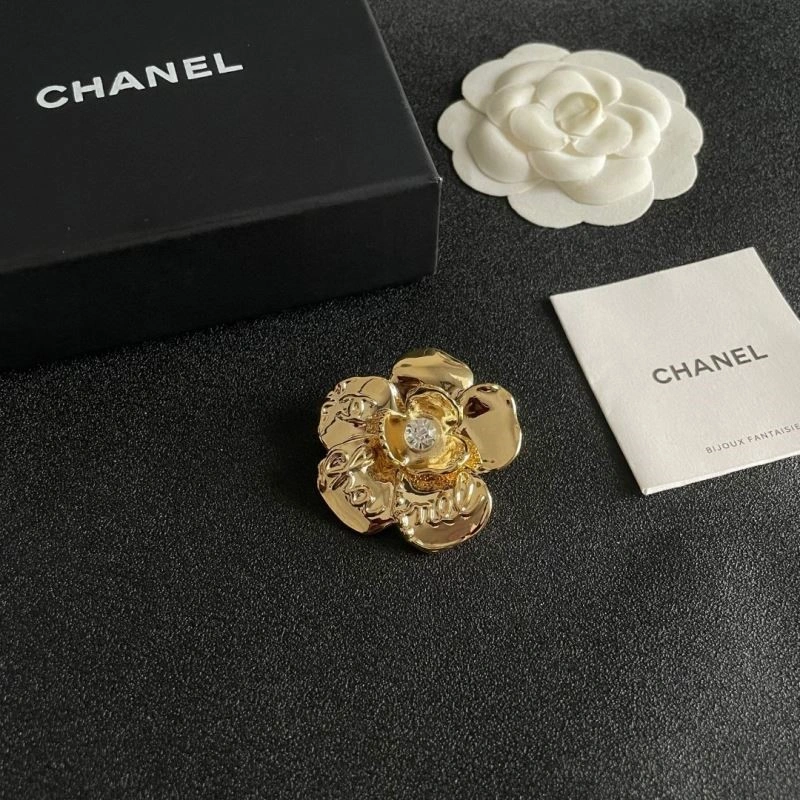 Chanel Brooches FashionForward 223148