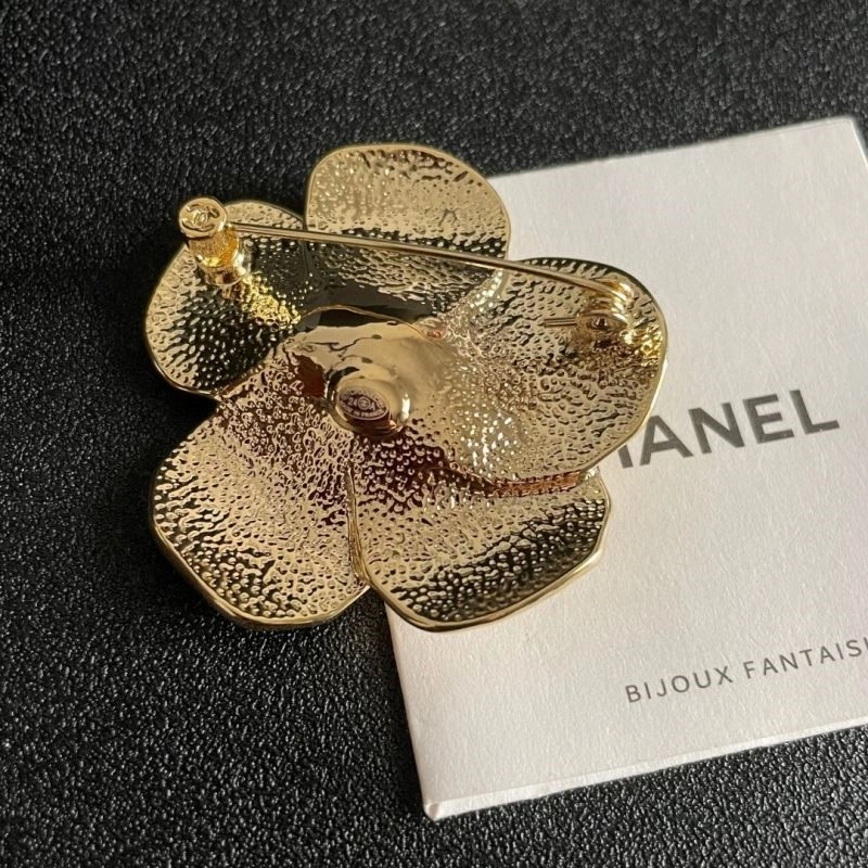 Chanel Brooches FashionForward 223148