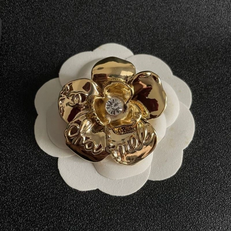 Chanel Brooches FashionForward 223148