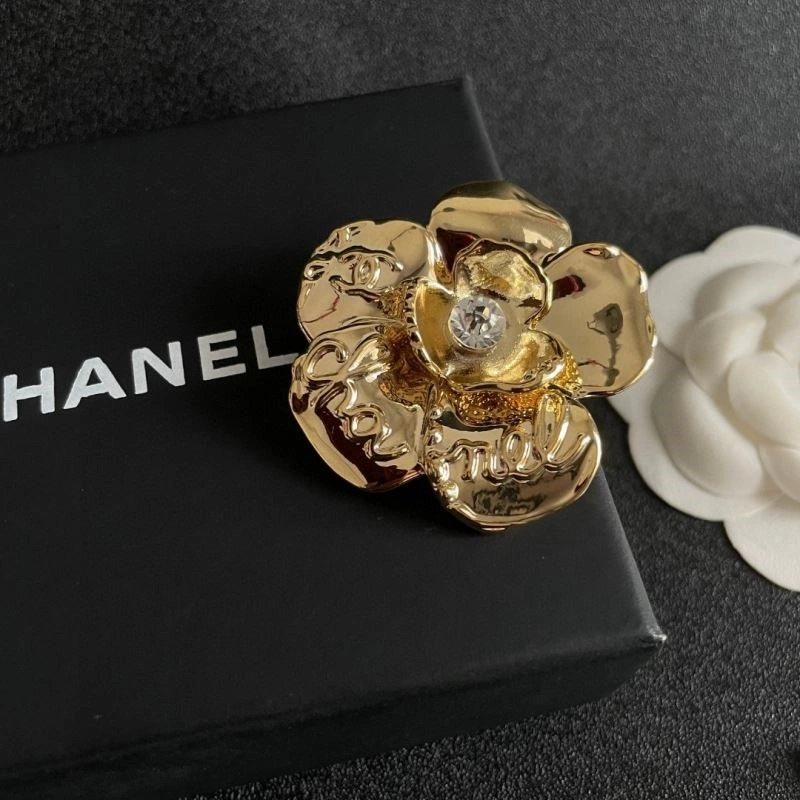 Chanel Brooches FashionForward 223148