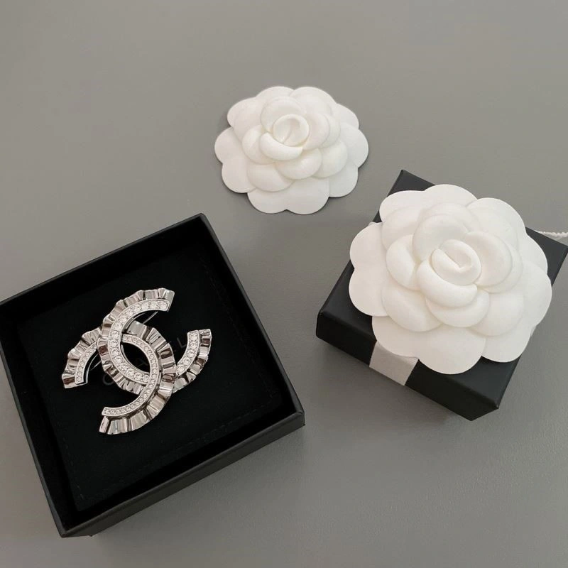 Chanel Brooches ModernLook 223145