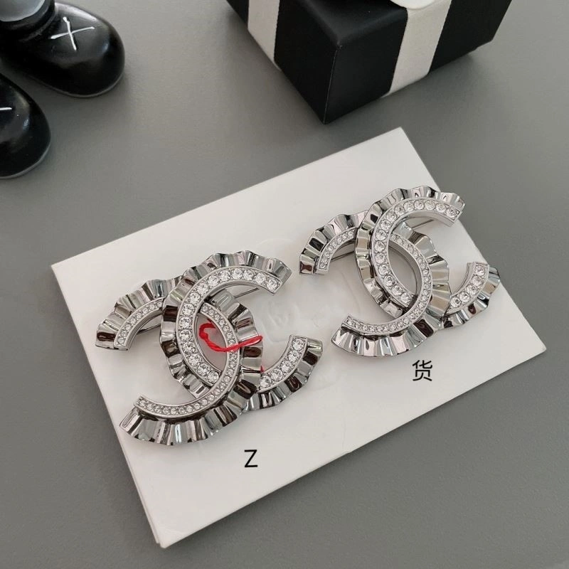 Chanel Brooches ModernLook 223145